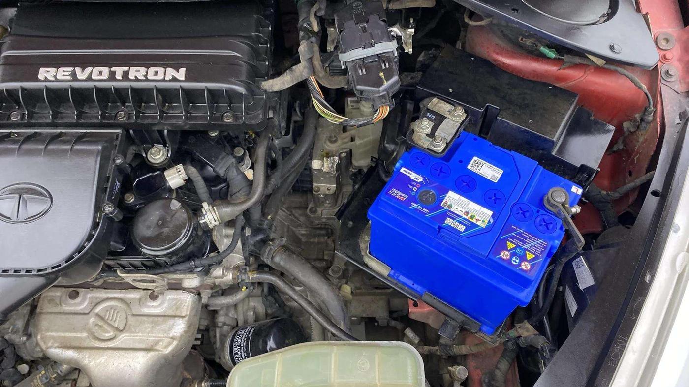 2018 Tata Tiago XZA PETROL, Petrol, Automatic, 73,569 km, Engine View - Left