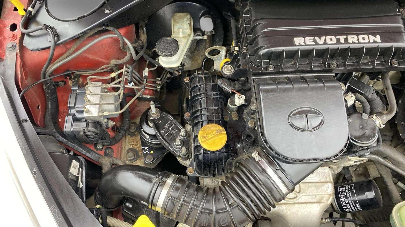 2018 Tata Tiago XZA PETROL, Petrol, Automatic, 73,569 km, Engine View - Right
