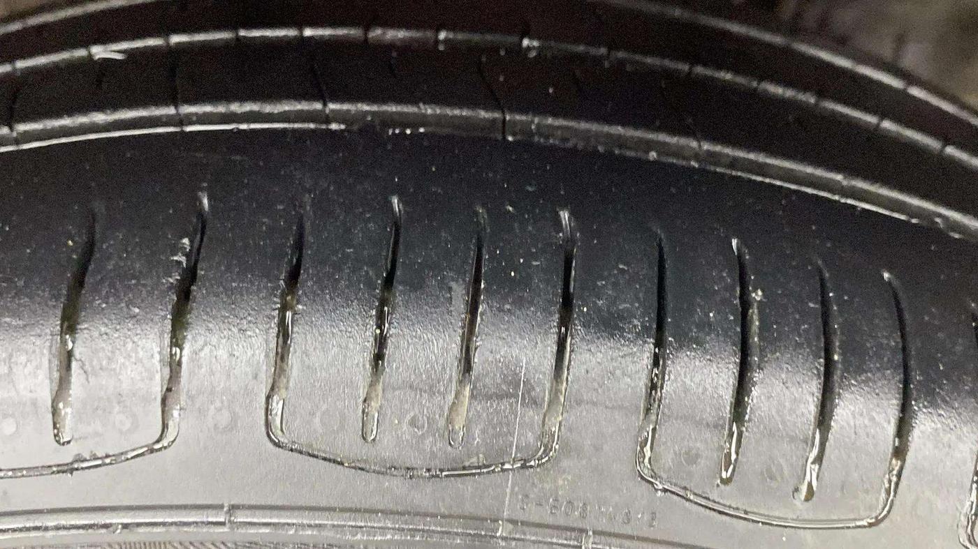2018 Tata Tiago XZA PETROL, Petrol, Automatic, 73,569 km, Right Front Tyre Tread