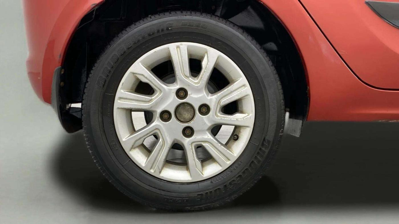 2018 Tata Tiago XZA PETROL, Petrol, Automatic, 73,569 km, Right Rear Wheel