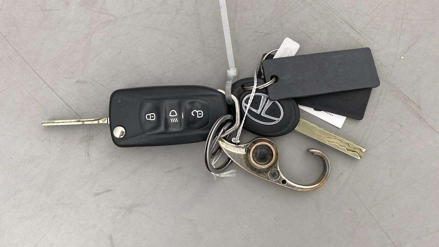 2020 Tata Tiago XZ PETROL, Petrol, Manual, 76,103 km, Key Close Up