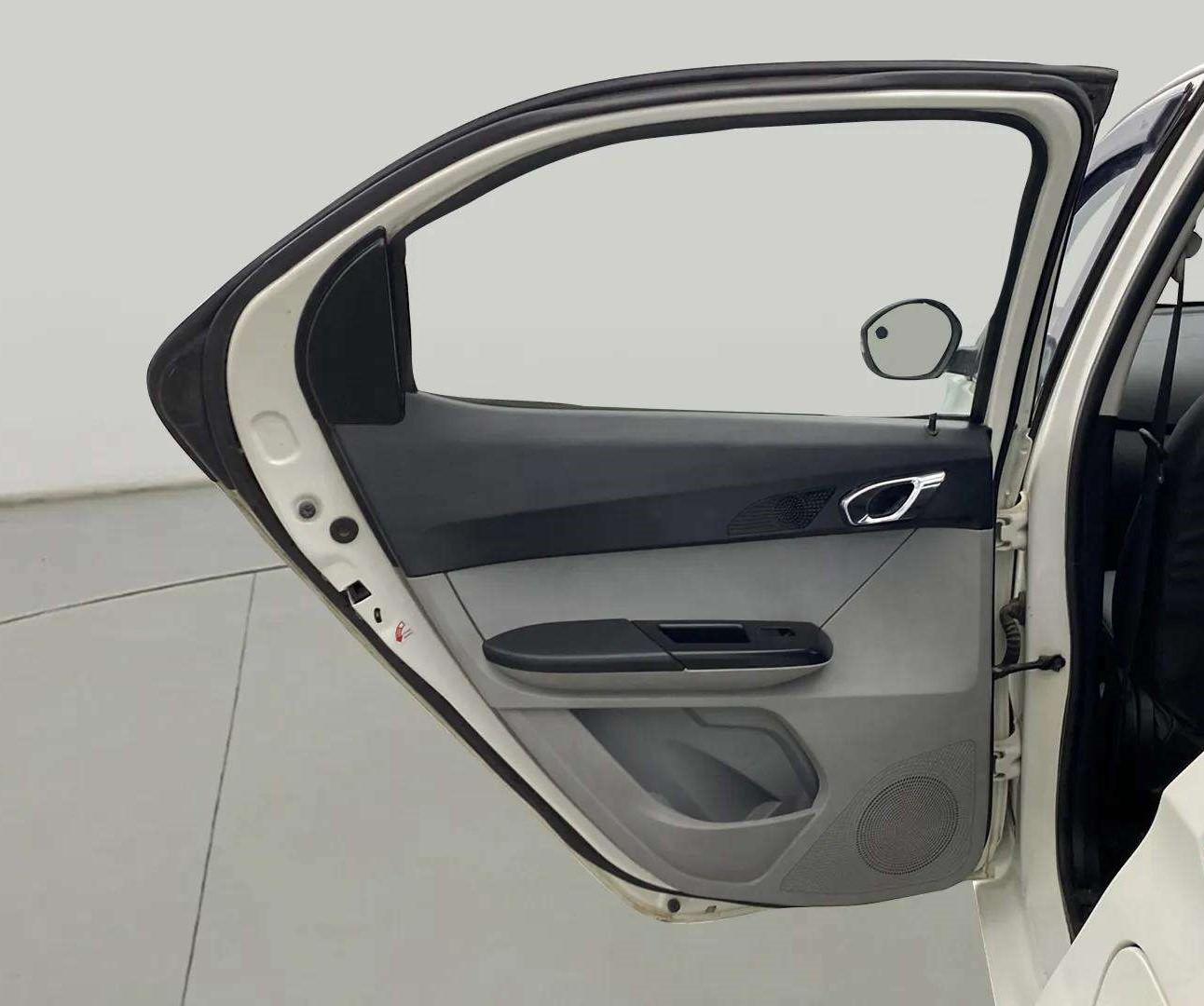 2020 Tata Tiago XZ PETROL, Petrol, Manual, 76,103 km, LHS Rear Door