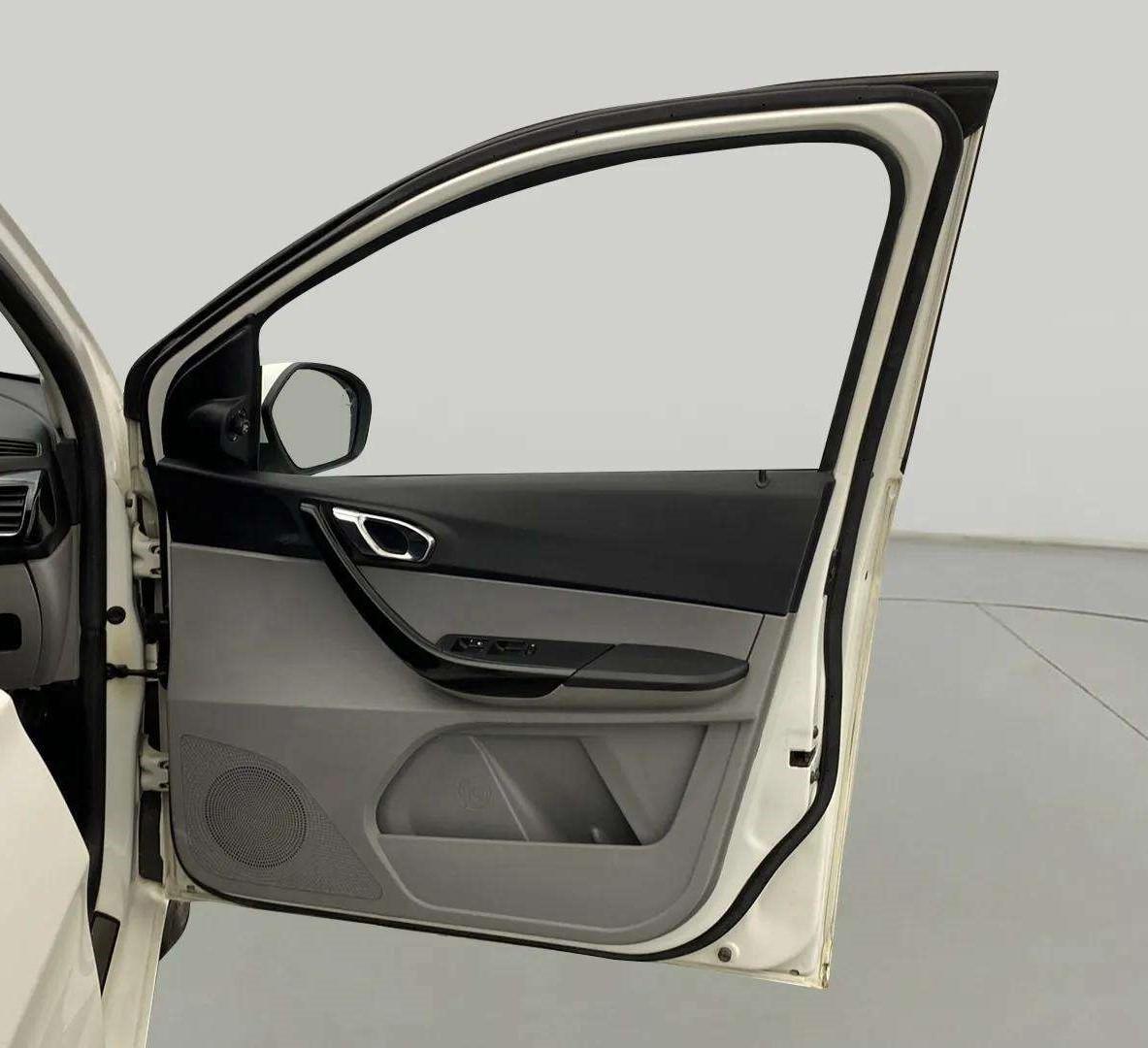2020 Tata Tiago XZ PETROL, Petrol, Manual, 76,103 km, RHS Front Door