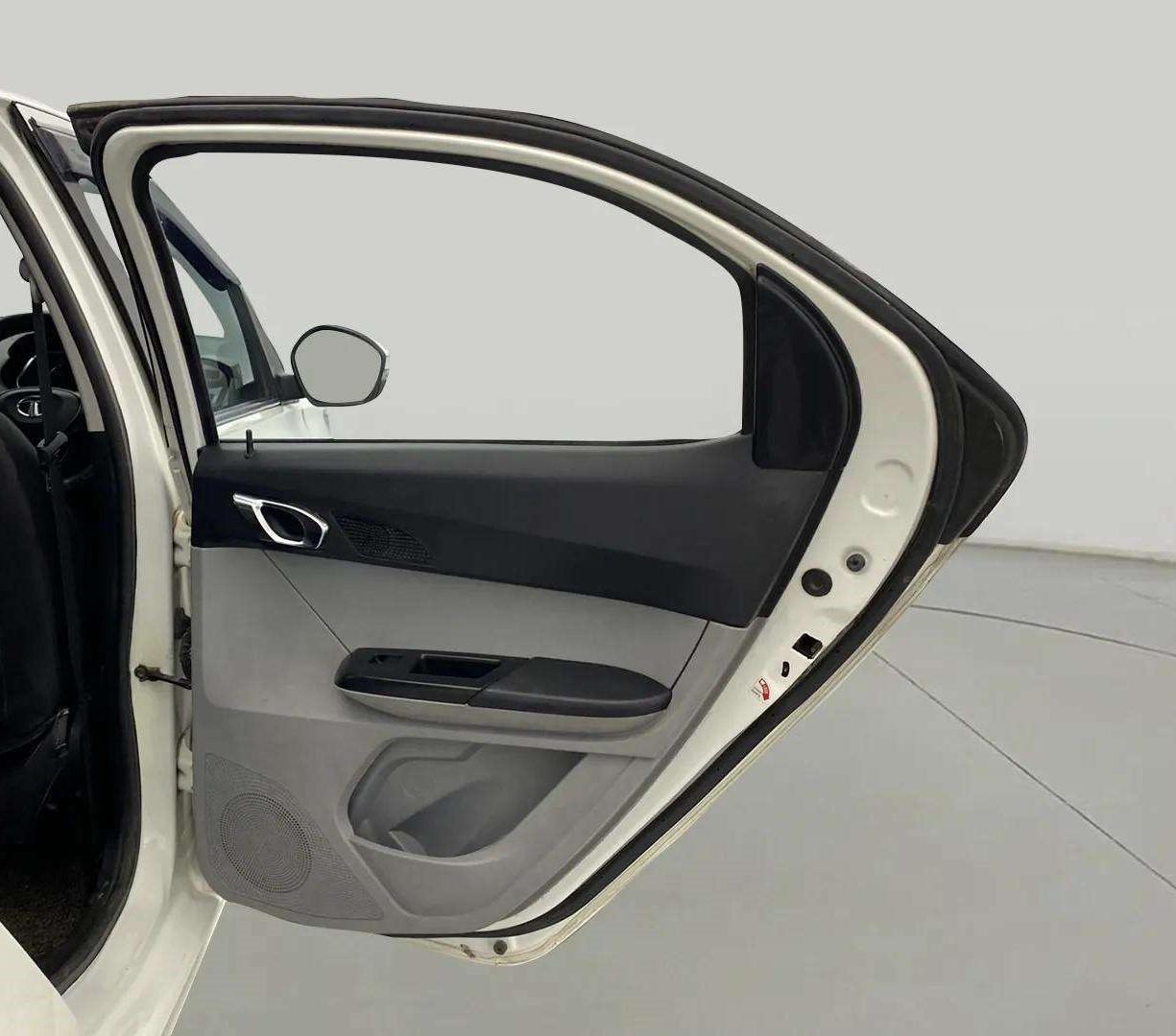 2020 Tata Tiago XZ PETROL, Petrol, Manual, 76,103 km, RHS Rear Door