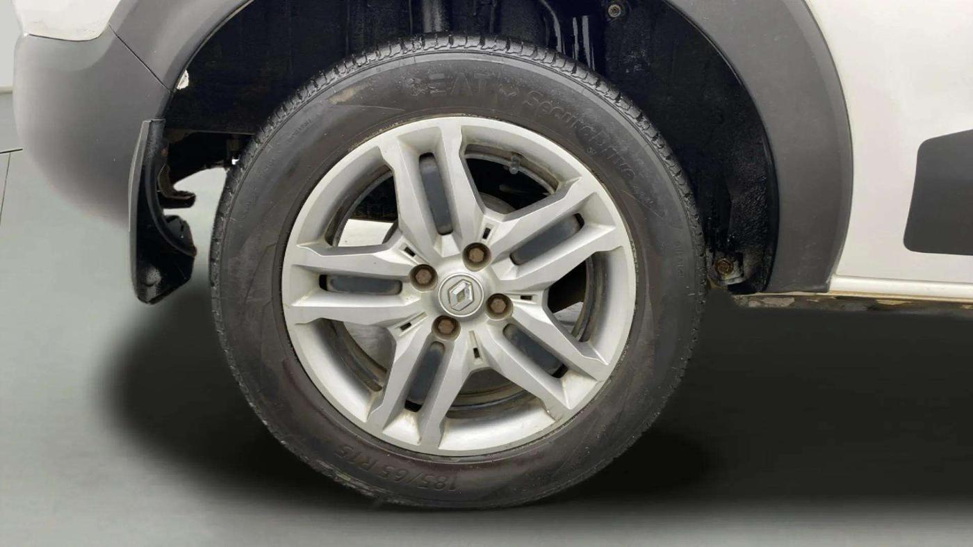 2019 Renault TRIBER RXZ, Petrol, Manual, 47,316 km, Right Rear Wheel