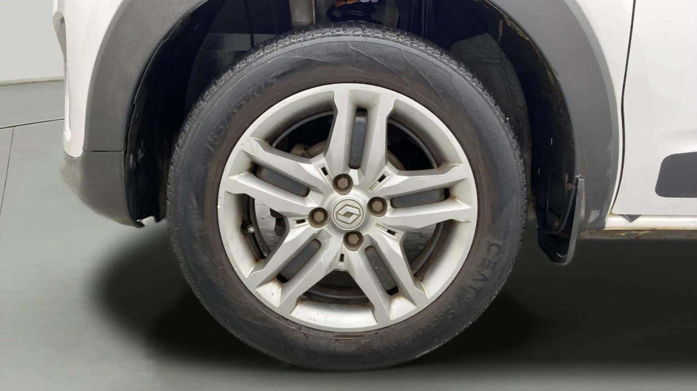 2019 Renault TRIBER RXZ, Petrol, Manual, 47,316 km, Left Front Wheel