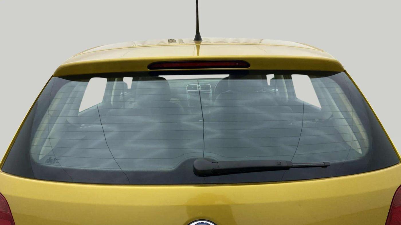 2017 Volkswagen Polo HIGHLINE1.2L, Petrol, Manual, 49,289 km, Rear Windshield