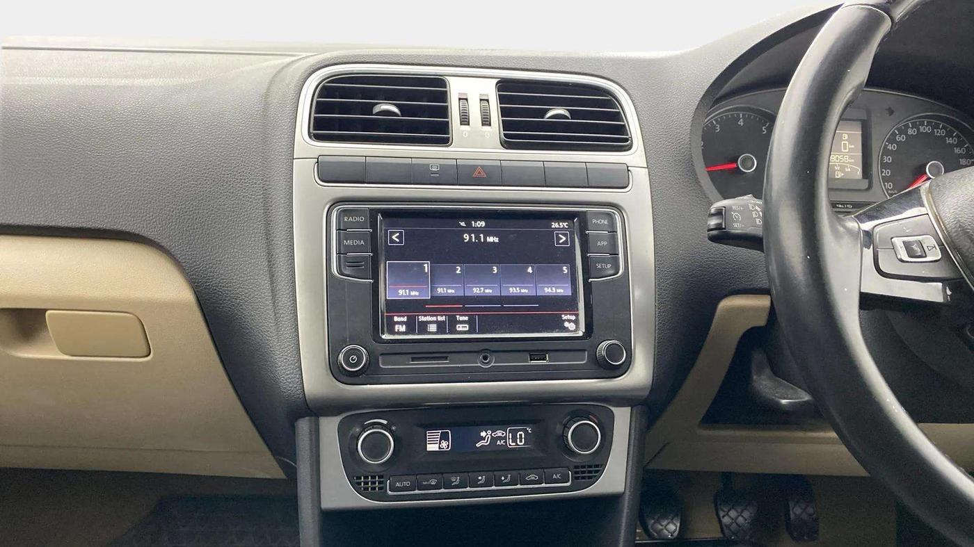 2017 Volkswagen Polo HIGHLINE1.2L, Petrol, Manual, 49,289 km, Air Conditioner