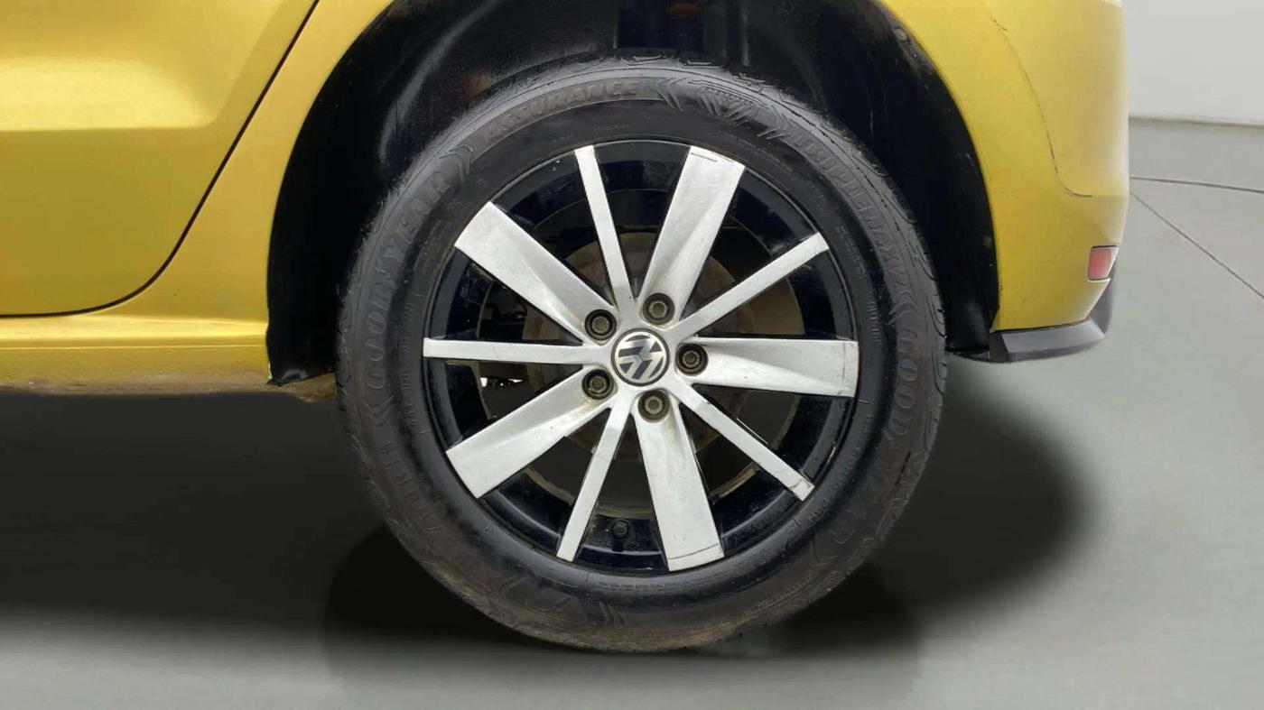 2017 Volkswagen Polo HIGHLINE1.2L, Petrol, Manual, 49,289 km, Left Rear Wheel
