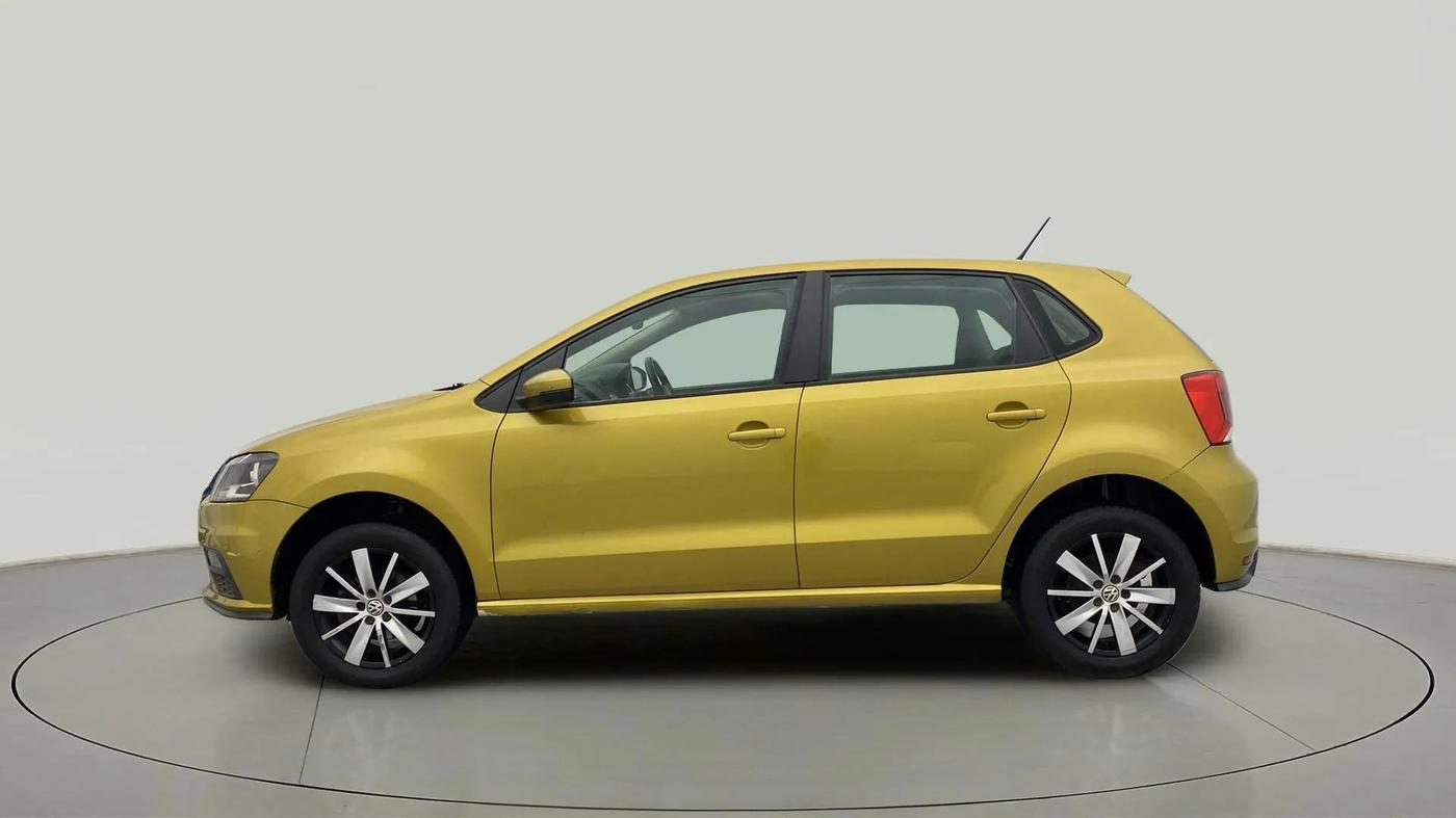 2017 Volkswagen Polo HIGHLINE1.2L, Petrol, Manual, 49,289 km, Left Side