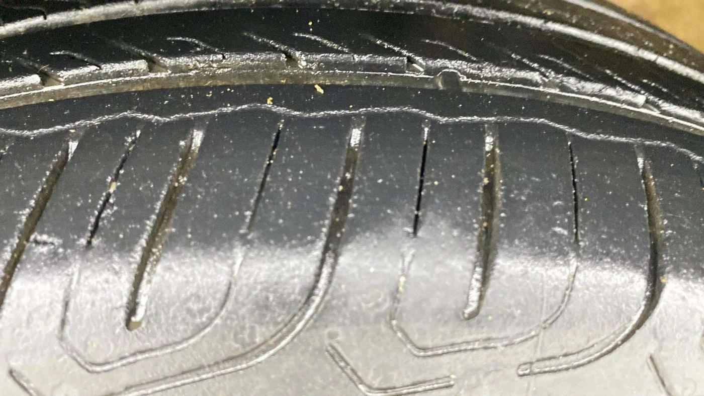 2017 Volkswagen Polo HIGHLINE1.2L, Petrol, Manual, 49,289 km, Left Rear Tyre Tread