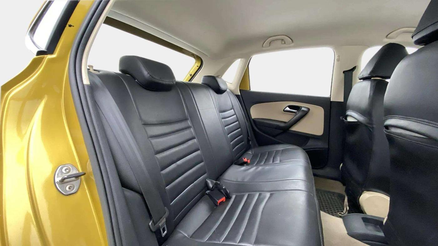 2017 Volkswagen Polo HIGHLINE1.2L, Petrol, Manual, 49,289 km, Right Side Rear Door Cabin
