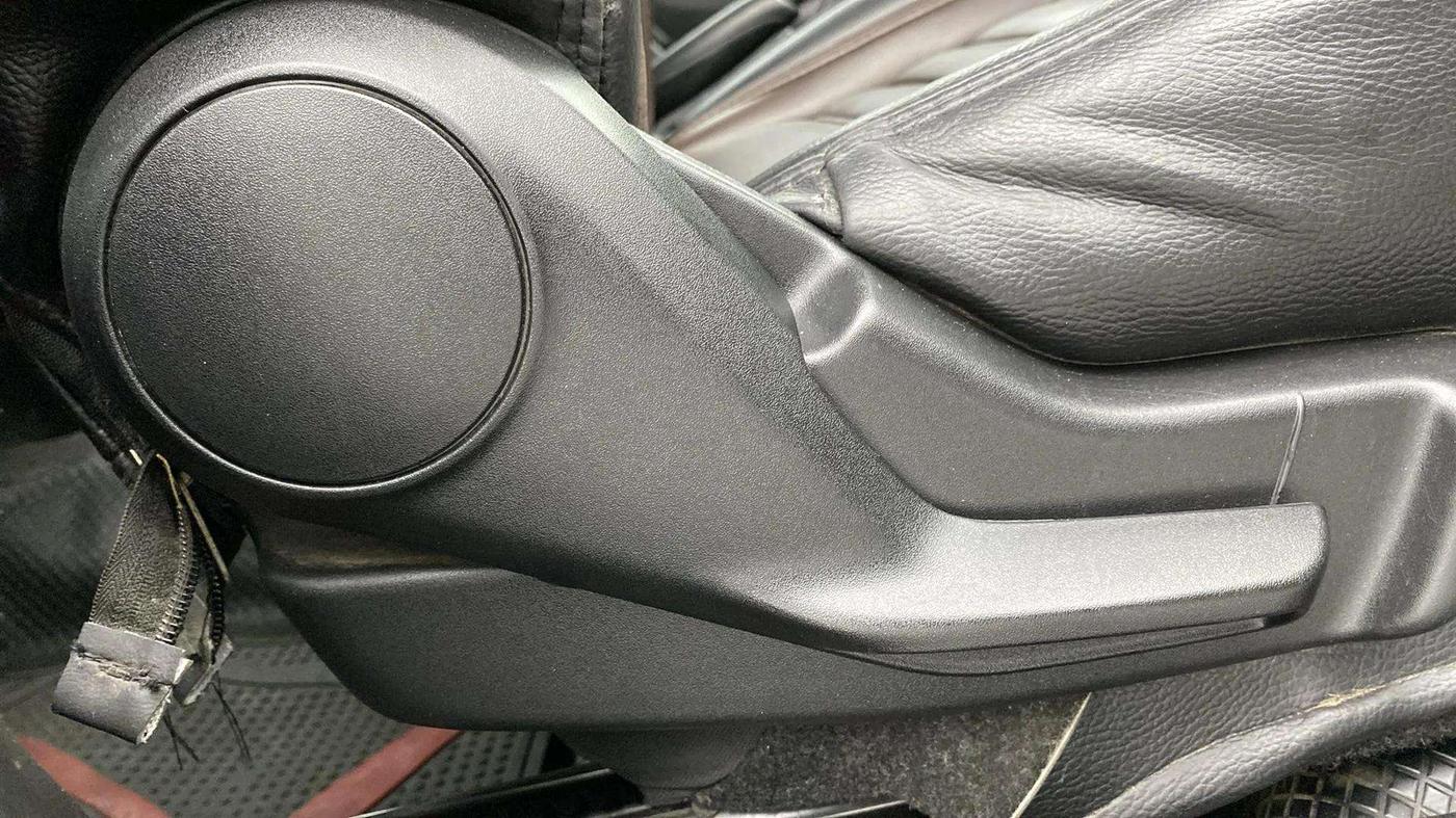 2021 Maruti Swift LXI, Petrol, Manual, 90,496 km, Driver Side Adjustment Panel