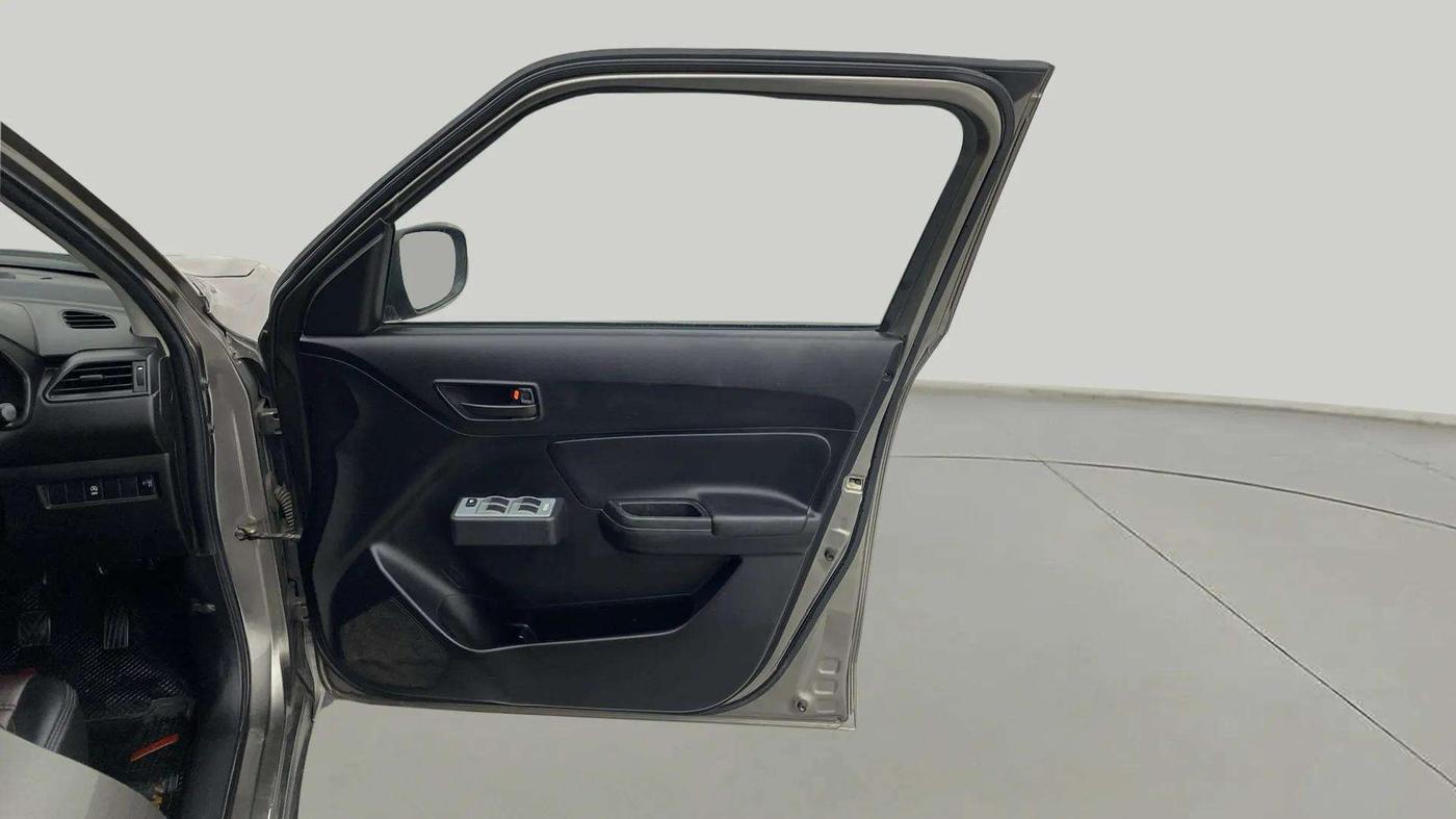2021 Maruti Swift LXI, Petrol, Manual, 90,496 km, RHS Front Door