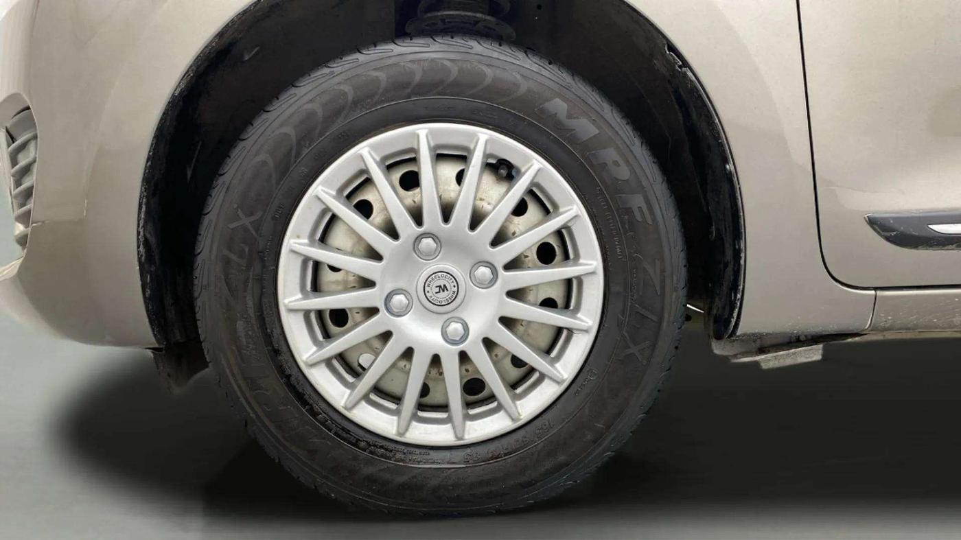 2021 Maruti Swift LXI, Petrol, Manual, 90,496 km, Left Front Wheel