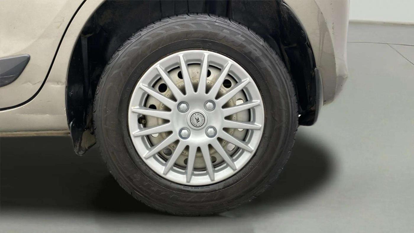 2021 Maruti Swift LXI, Petrol, Manual, 90,496 km, Left Rear Wheel