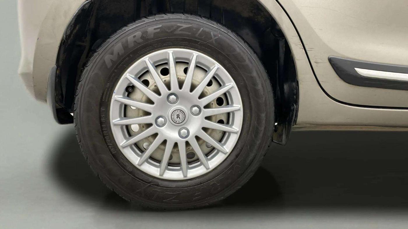 2021 Maruti Swift LXI, Petrol, Manual, 90,496 km, Right Rear Wheel