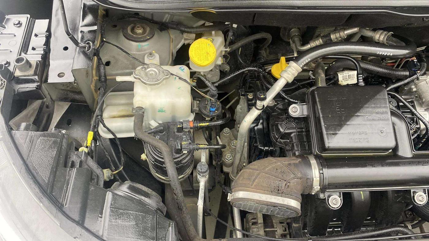 2023 Renault TRIBER RXZ, Petrol, Manual, 17,467 km, Engine View - Right