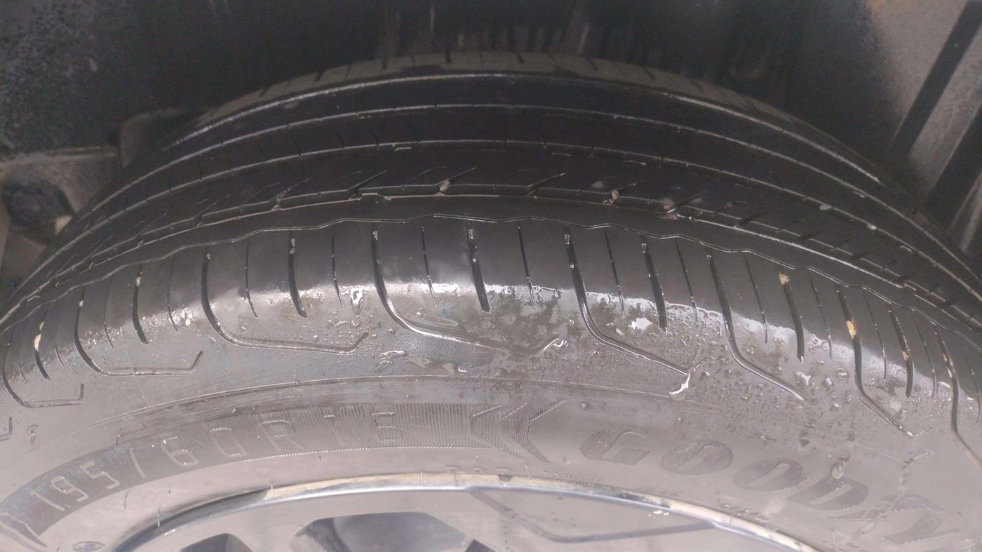 2024 Maruti FRONX DELTA PLUS 1.2MT, Petrol, Manual, 22,783 km, Left Rear Tyre Tread