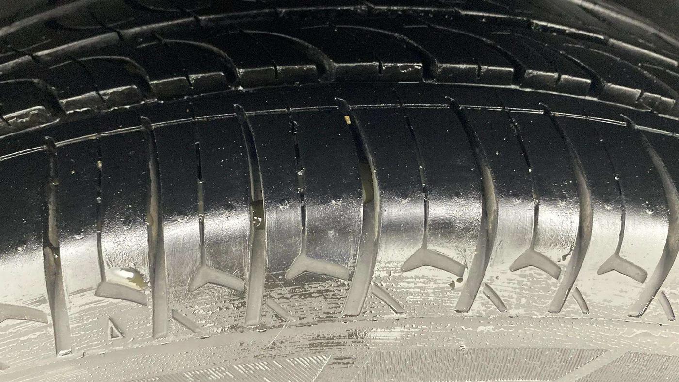 2016 Maruti Ertiga ZXI, Petrol, Manual, 58,426 km, Right Rear Tyre Tread
