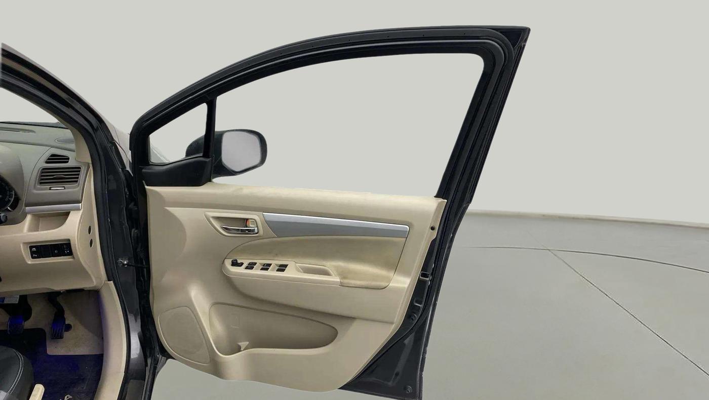 2016 Maruti Ertiga ZXI, Petrol, Manual, 58,426 km, RHS Front Door