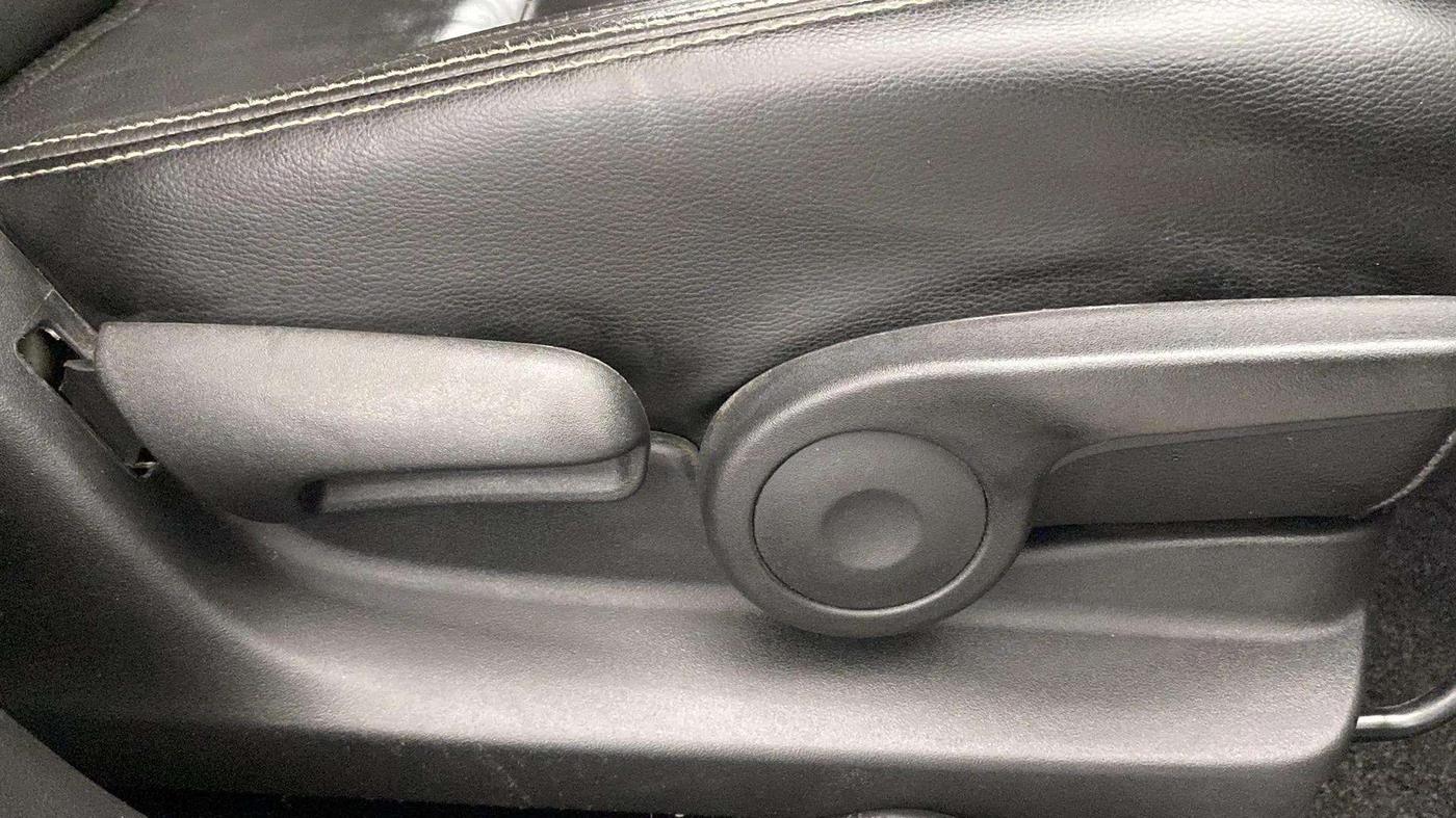 2018 Maruti S Cross ALPHA 1.3, Diesel, Manual, 36,418 km, Driver Side Adjustment Panel