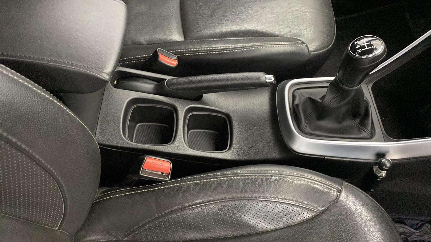 2018 Maruti S Cross ALPHA 1.3, Diesel, Manual, 36,418 km, Gear Lever