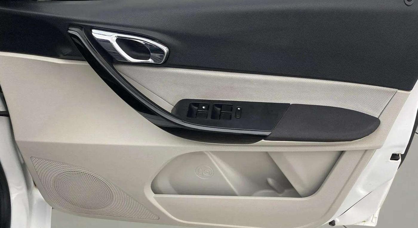 2022 Tata TIGOR XZ PLUS CNG, CNG, Manual, 39,683 km, Driver Side Door Panels Control