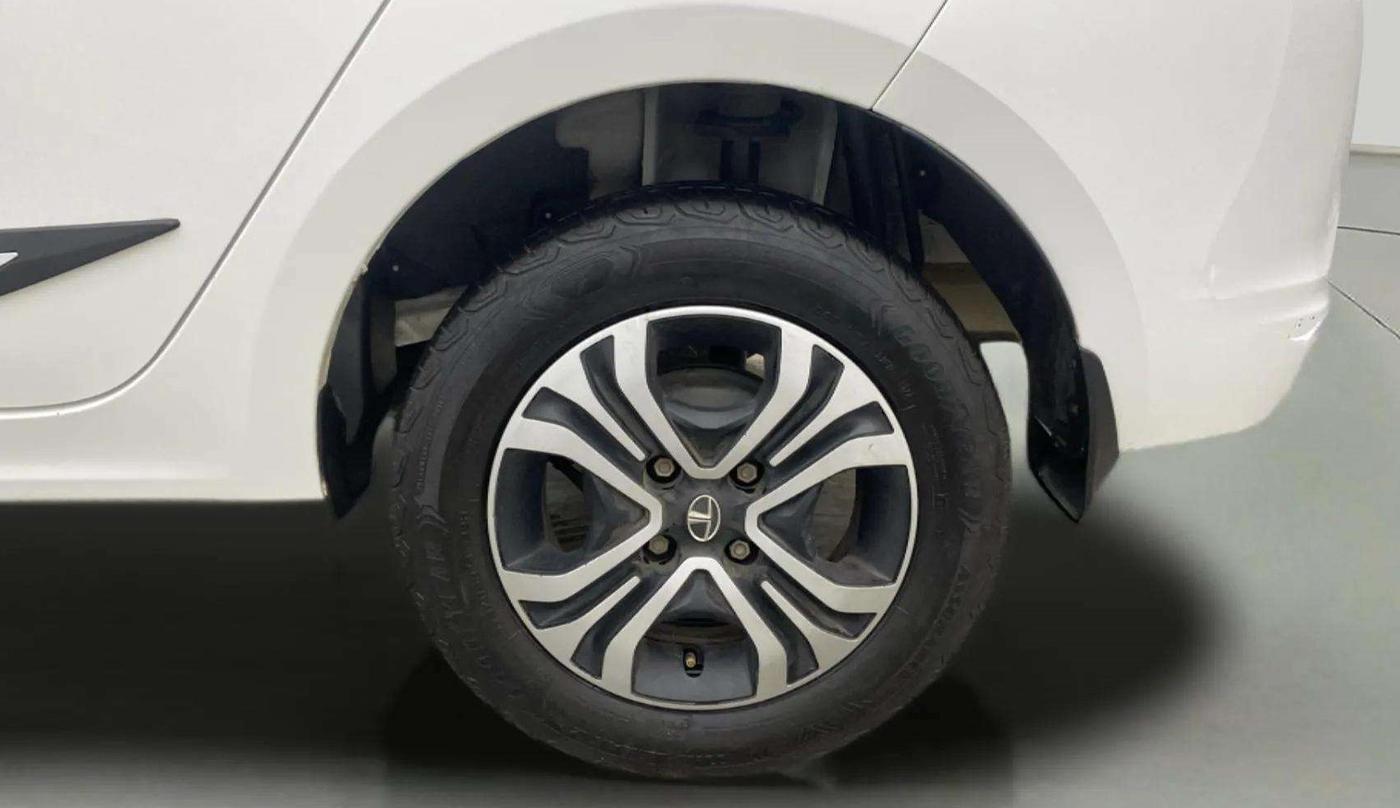 2022 Tata TIGOR XZ PLUS CNG, CNG, Manual, 39,683 km, Left Rear Wheel