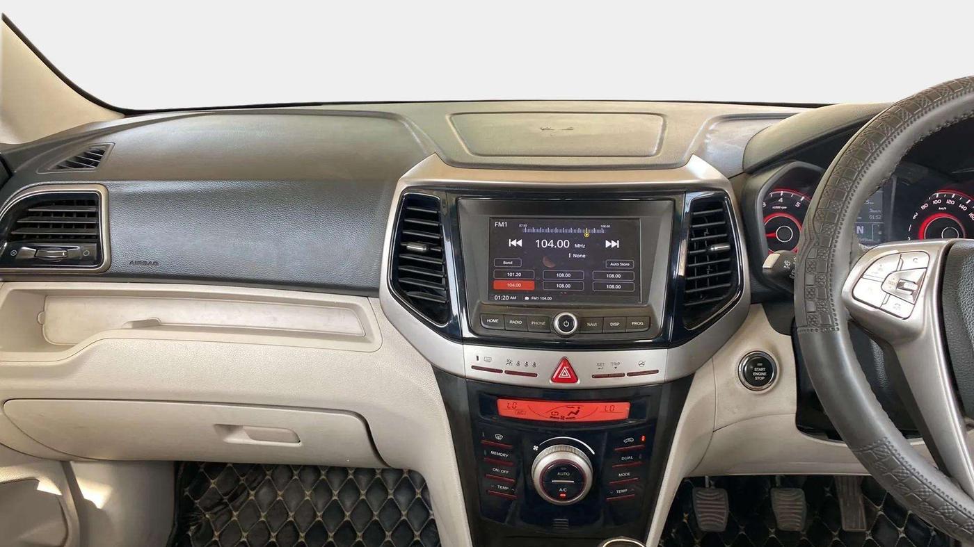 2019 Mahindra XUV300 W8 (O) 1.2 PETROL, Petrol, Manual, 55,545 km, Air Conditioner