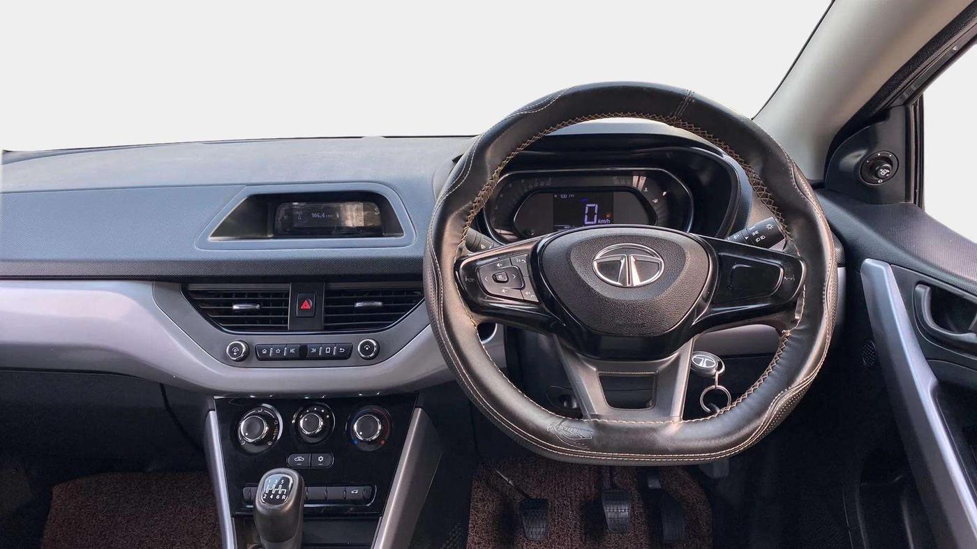 2023 Tata NEXON XM SUNROOF PETROL, Petrol, Manual, 30,367 km, Steering Wheel Close Up