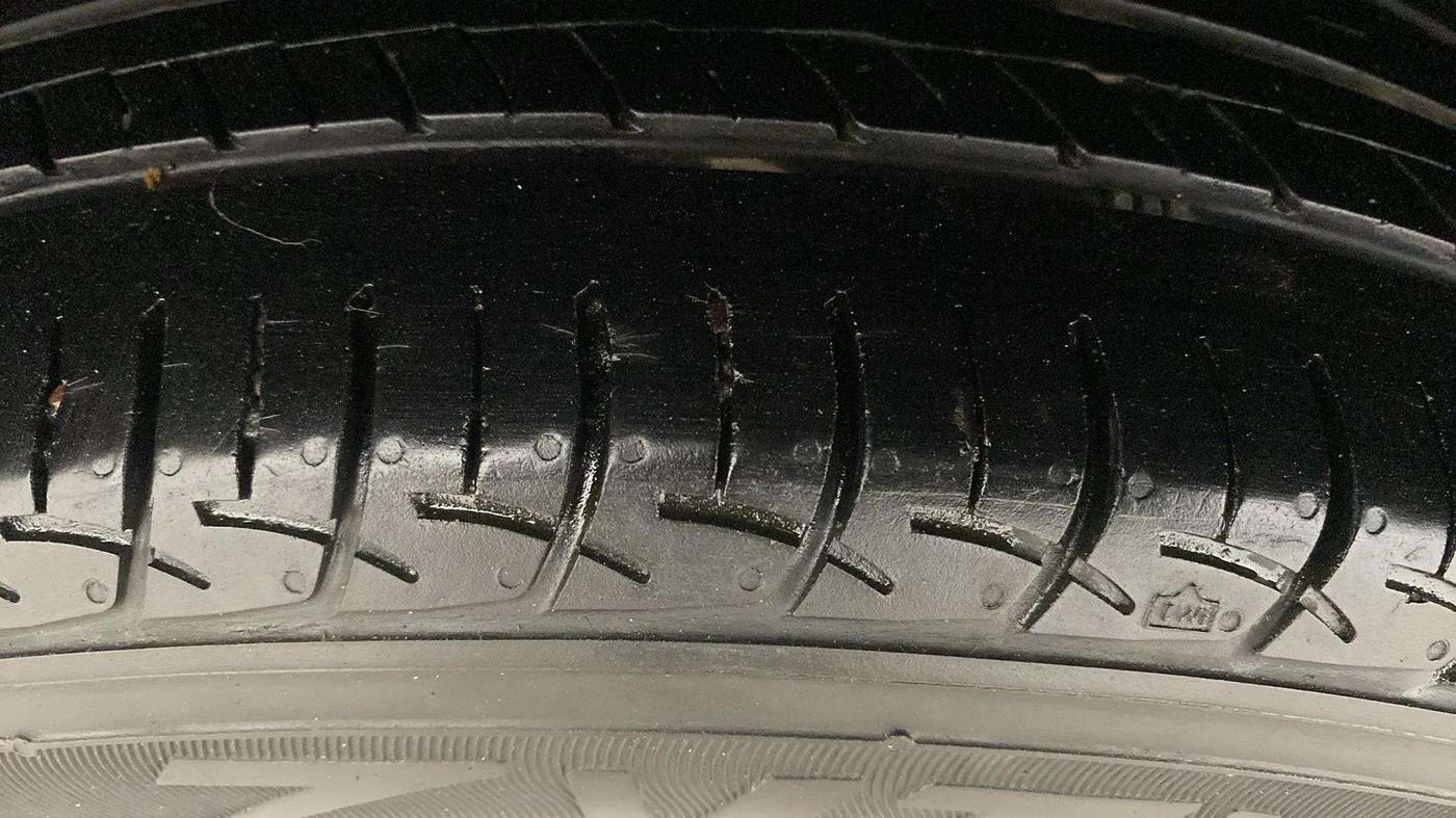 2016 Maruti Baleno DELTA PETROL 1.2, Petrol, Manual, 76,258 km, Right Rear Tyre Tread