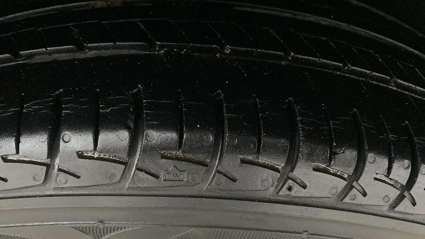2016 Maruti Baleno DELTA PETROL 1.2, Petrol, Manual, 76,258 km, Left Rear Tyre Tread