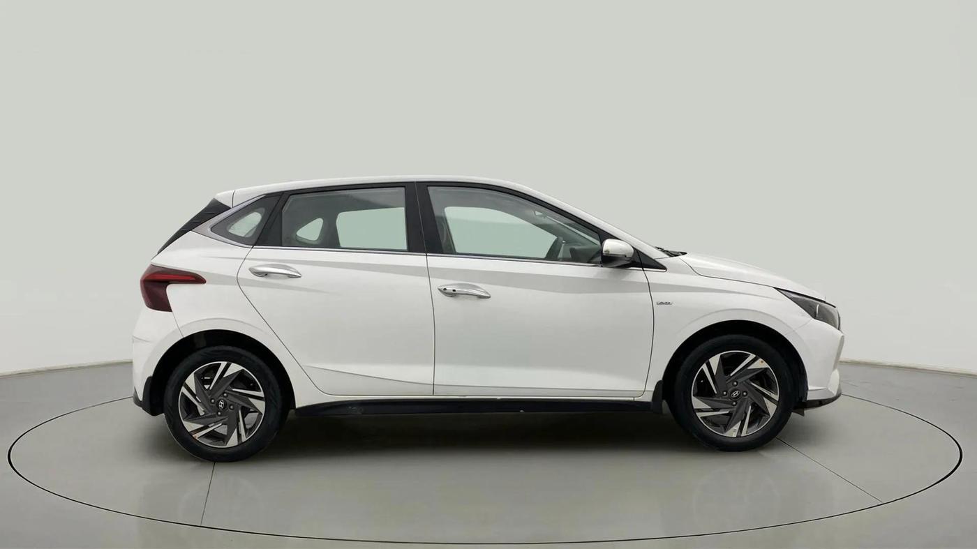 2021 Hyundai NEW I20 ASTA 1.2 AT, Petrol, Automatic, 27,393 km, Right Side View