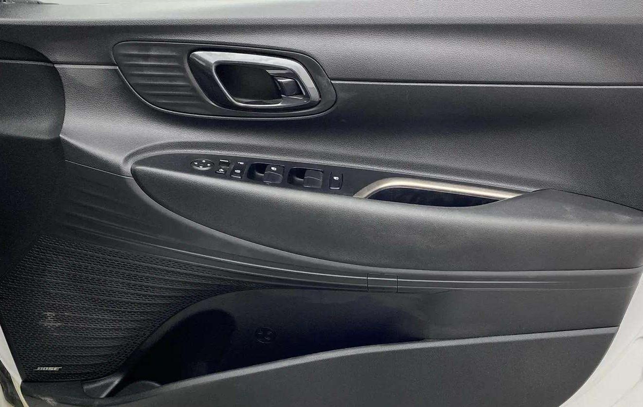2021 Hyundai NEW I20 ASTA 1.2 AT, Petrol, Automatic, 27,393 km, Driver Side Door Panels Control