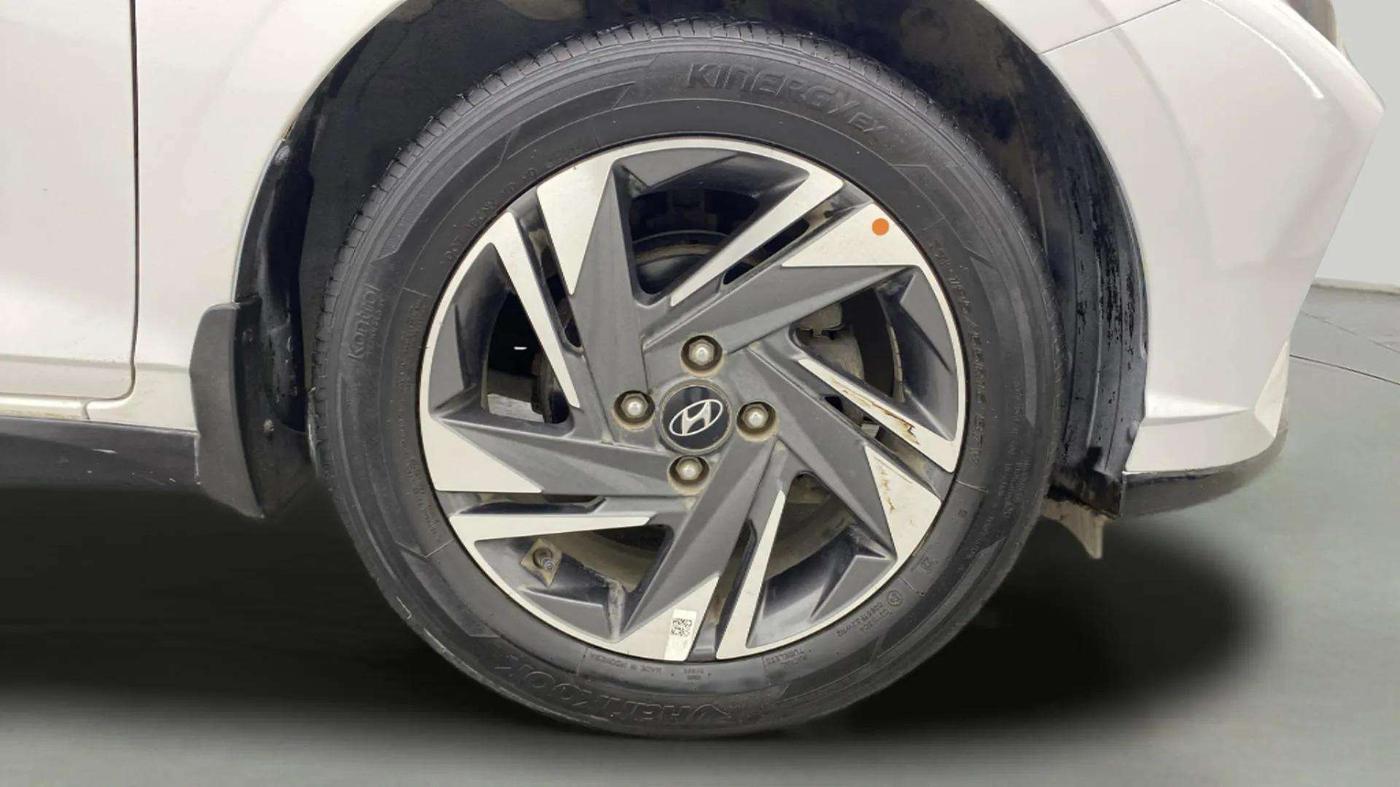 2021 Hyundai NEW I20 ASTA 1.2 AT, Petrol, Automatic, 27,393 km, Right Front Wheel