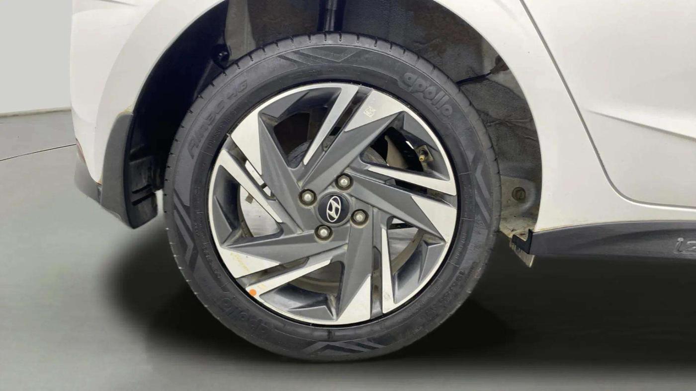 2021 Hyundai NEW I20 ASTA 1.2 AT, Petrol, Automatic, 27,393 km, Right Rear Wheel