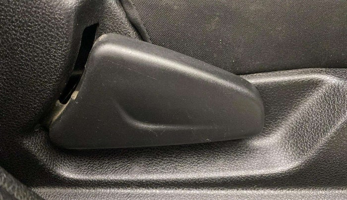 2017 Renault Kwid CLIMBER 1.0, Petrol, Manual, 18,572 km, Driver Side Adjustment Panel