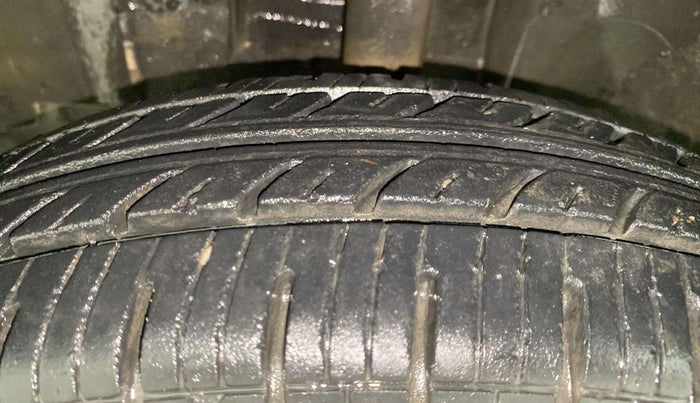2017 Renault Kwid CLIMBER 1.0, Petrol, Manual, 18,572 km, Left Front Tyre Tread