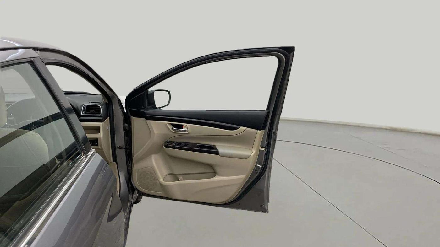 2018 Maruti Ciaz ZETA 1.4  MT PETROL, CNG, Manual, 50,672 km, RHS Front Door