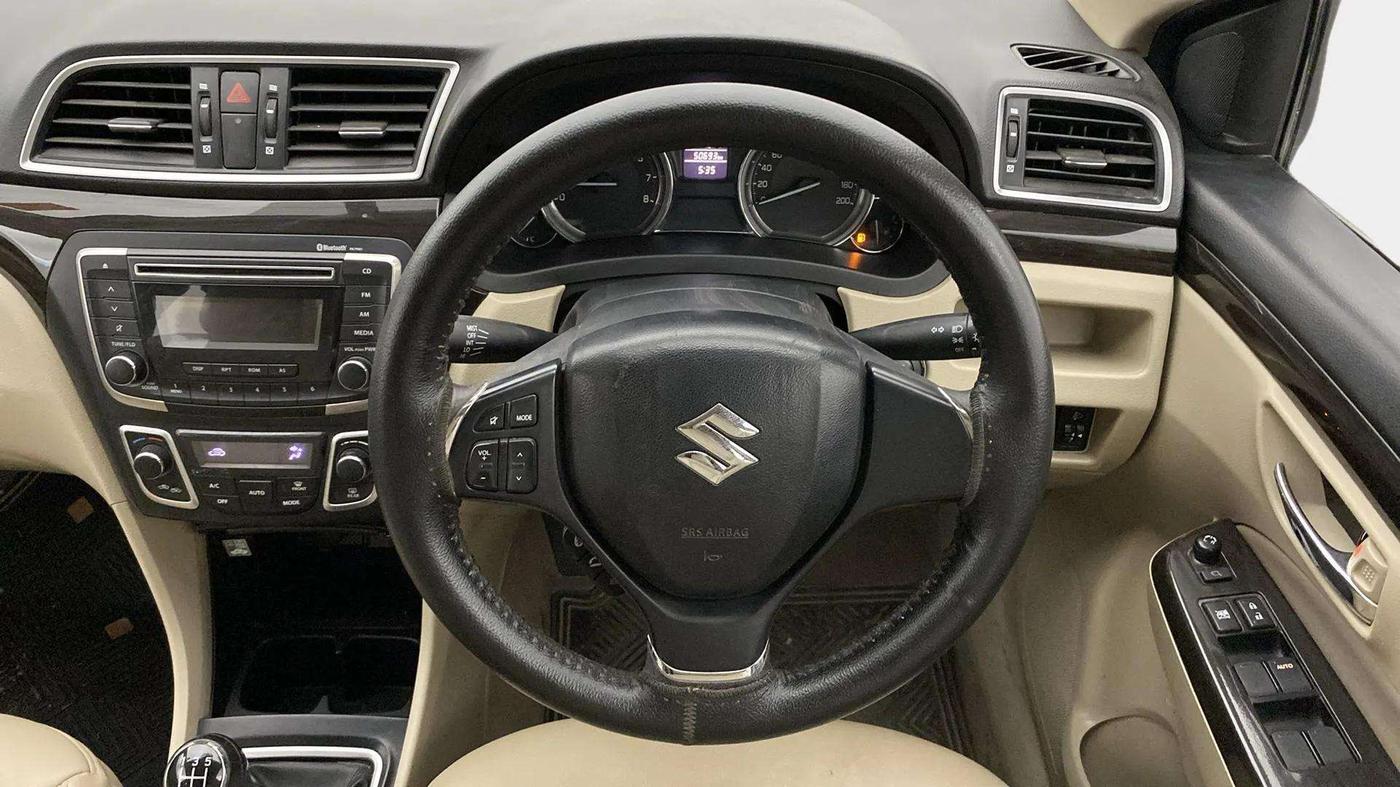 2018 Maruti Ciaz ZETA 1.4  MT PETROL, CNG, Manual, 50,672 km, Steering Wheel Close Up