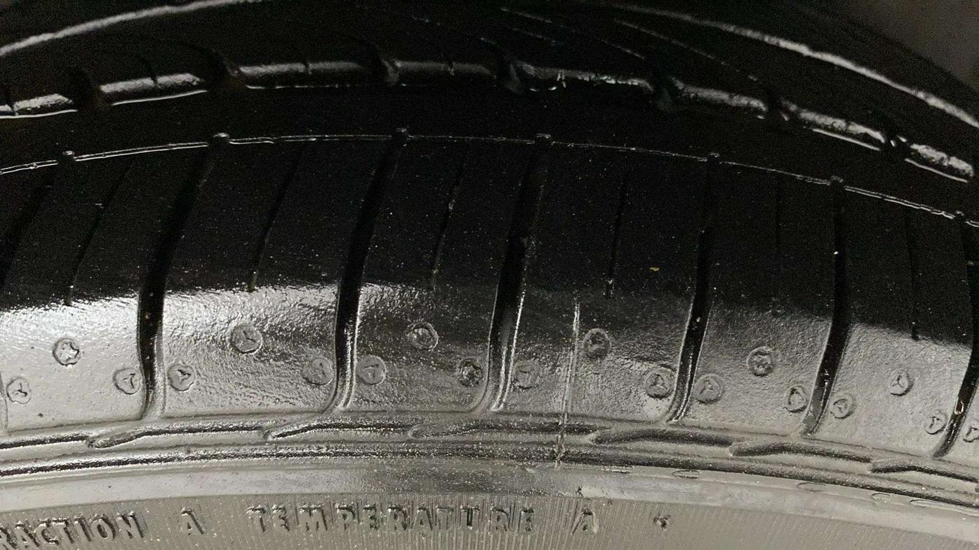 2018 Maruti Ciaz ZETA 1.4  MT PETROL, CNG, Manual, 50,672 km, Left Rear Tyre Tread