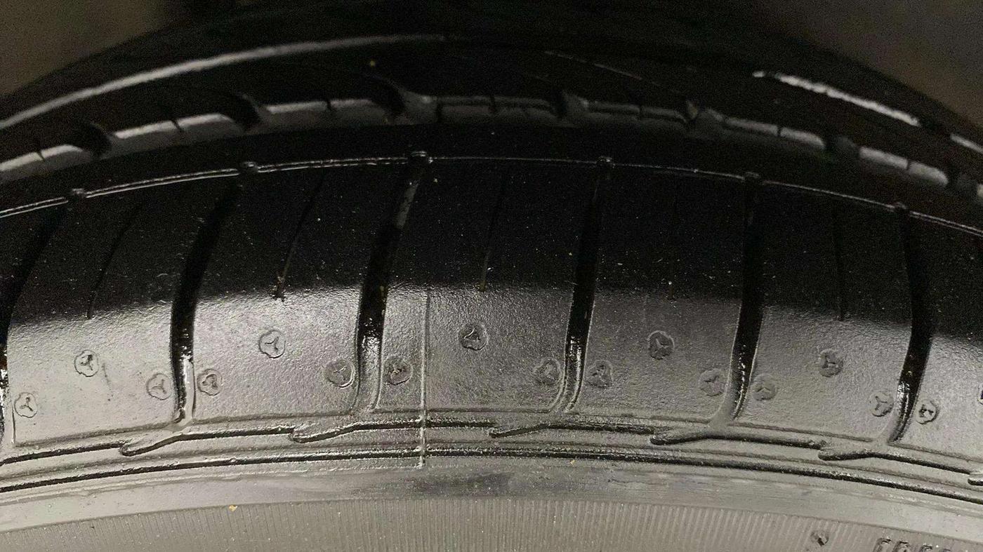 2018 Maruti Ciaz ZETA 1.4  MT PETROL, CNG, Manual, 50,672 km, Right Rear Tyre Tread