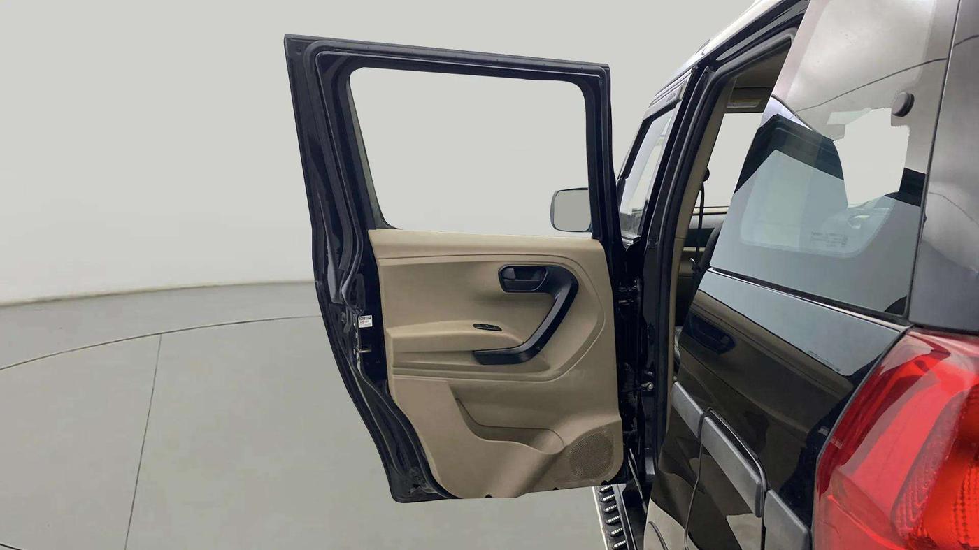 2022 Mahindra BOLERO NEO N 8, Diesel, Manual, 53,850 km, LHS Rear Door