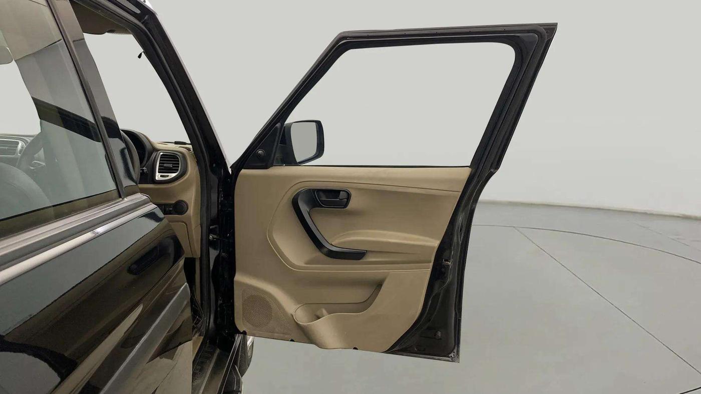 2022 Mahindra BOLERO NEO N 8, Diesel, Manual, 53,850 km, RHS Front Door