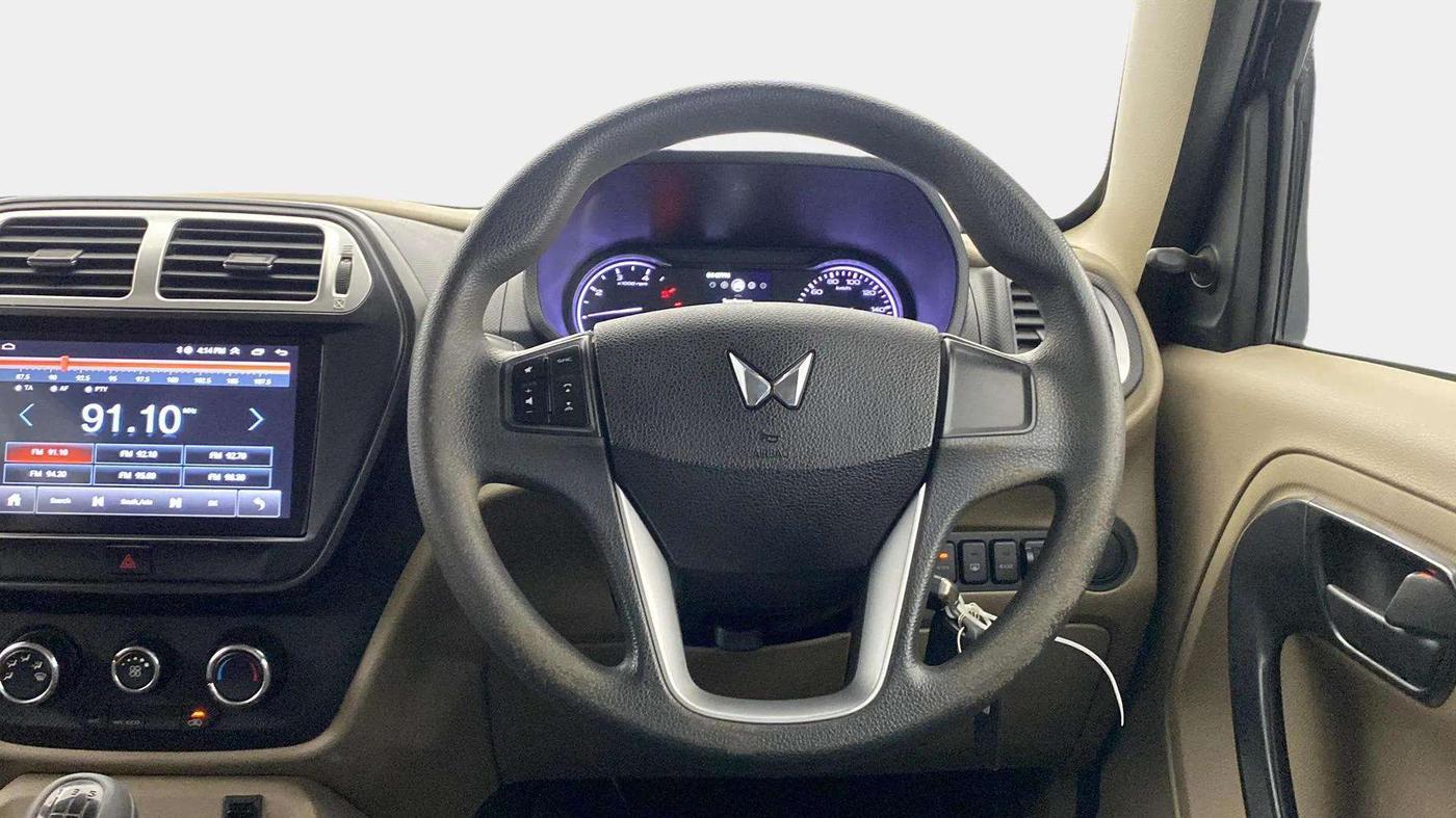 2022 Mahindra BOLERO NEO N 8, Diesel, Manual, 53,850 km, Steering Wheel Close Up