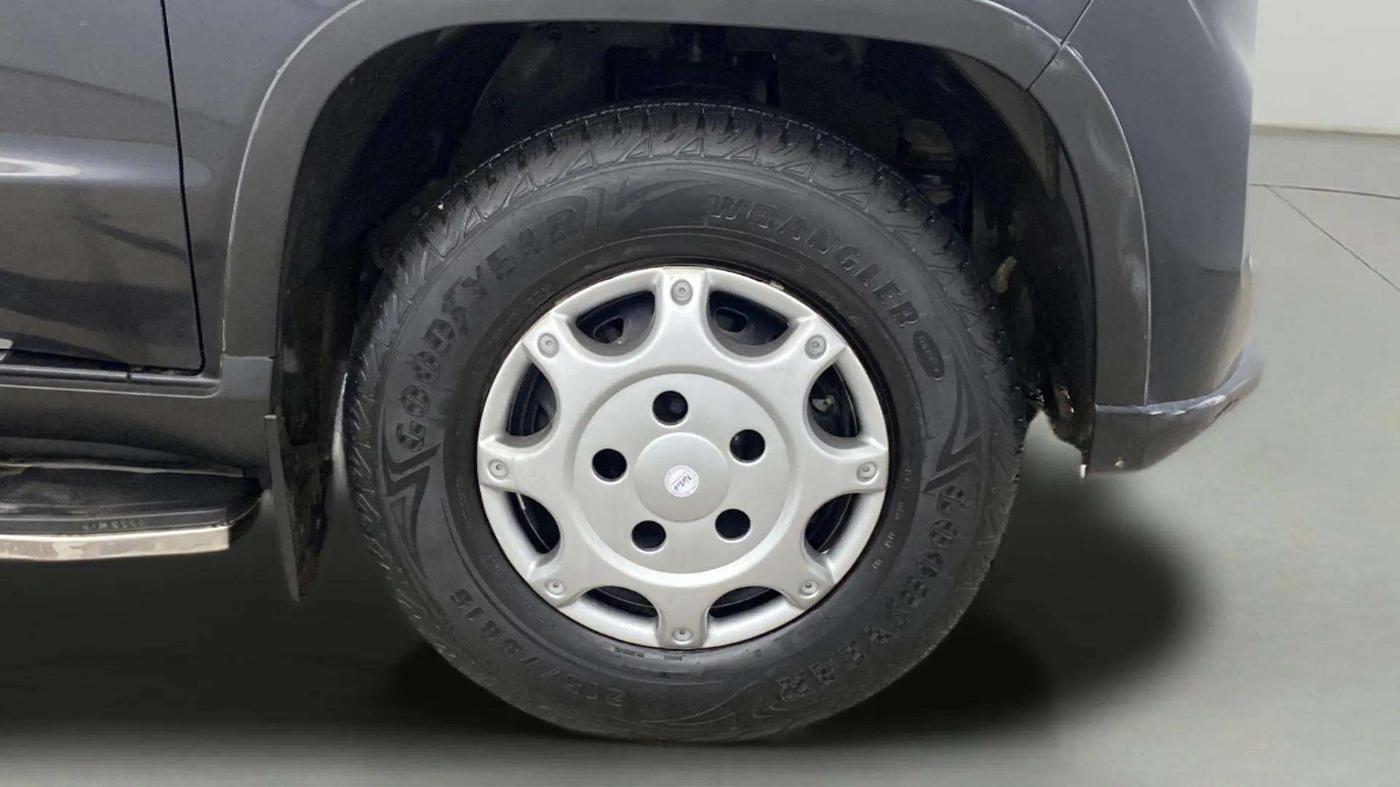 2022 Mahindra BOLERO NEO N 8, Diesel, Manual, 53,850 km, Right Front Wheel