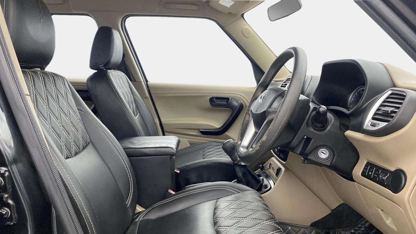 2022 Mahindra BOLERO NEO N 8, Diesel, Manual, 53,850 km, Right Side Front Door Cabin