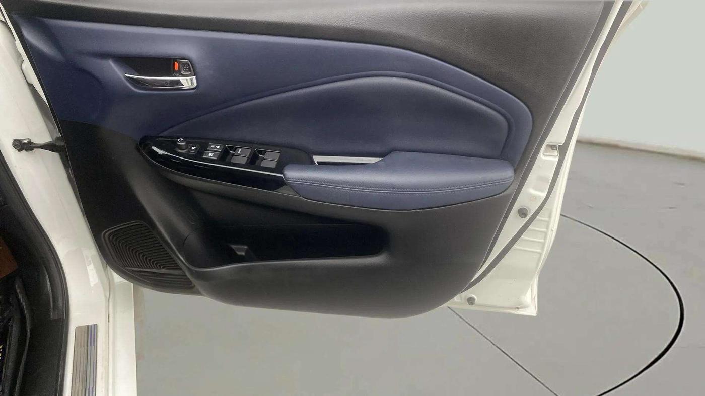 2024 Maruti Baleno ZETA PETROL 1.2, Petrol, Manual, 21,776 km, Driver Side Door Panels Control