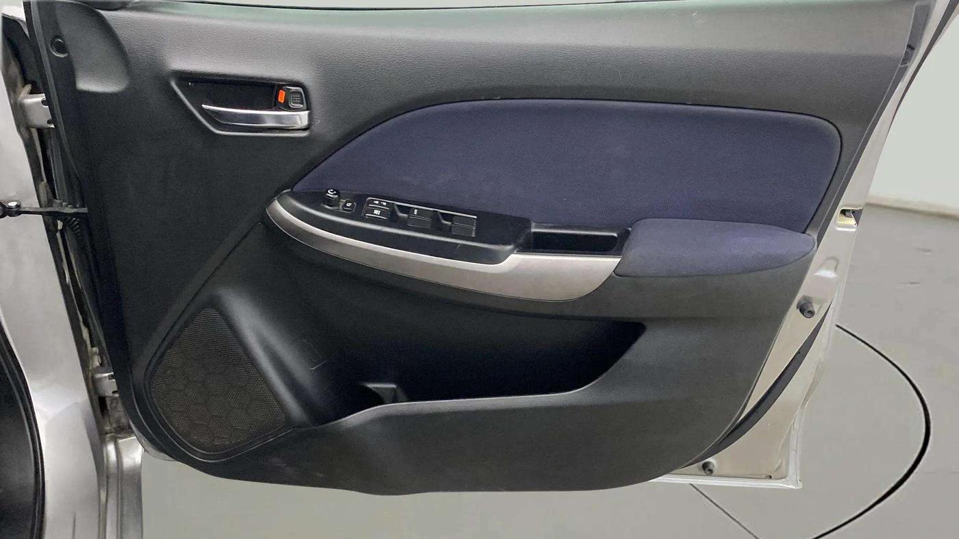 2019 Maruti Baleno ALPHA CVT PETROL 1.2, Petrol, Automatic, 26,001 km, Driver Side Door Panels Control